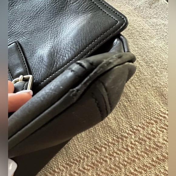 Vintage All leather Coach Crossbody / Shoulder / Flap Bag - Picture 5 of 7